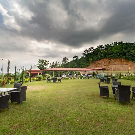 La Vue Resort Kāziranga Extérieur photo