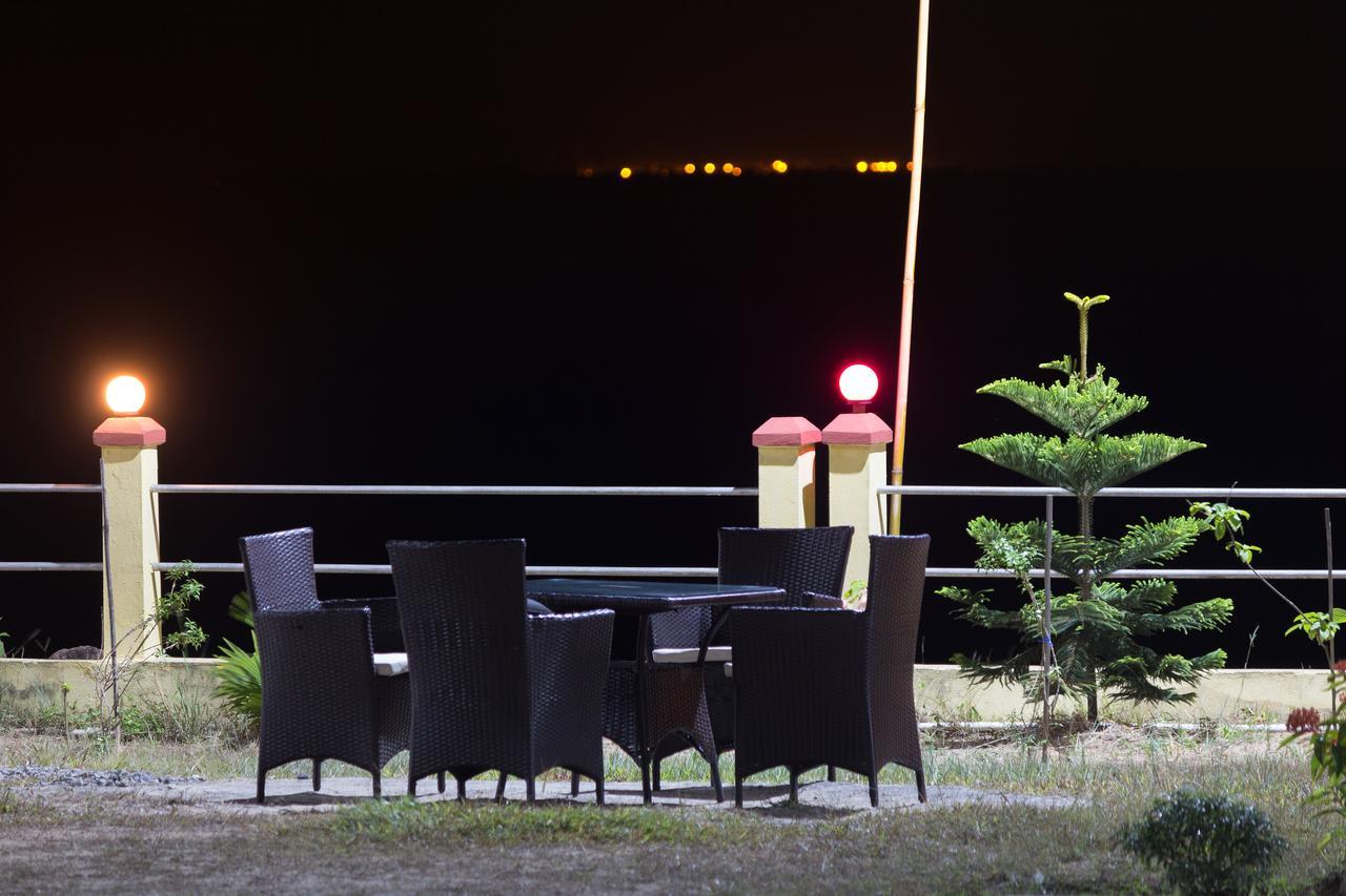 La Vue Resort Kāziranga Extérieur photo