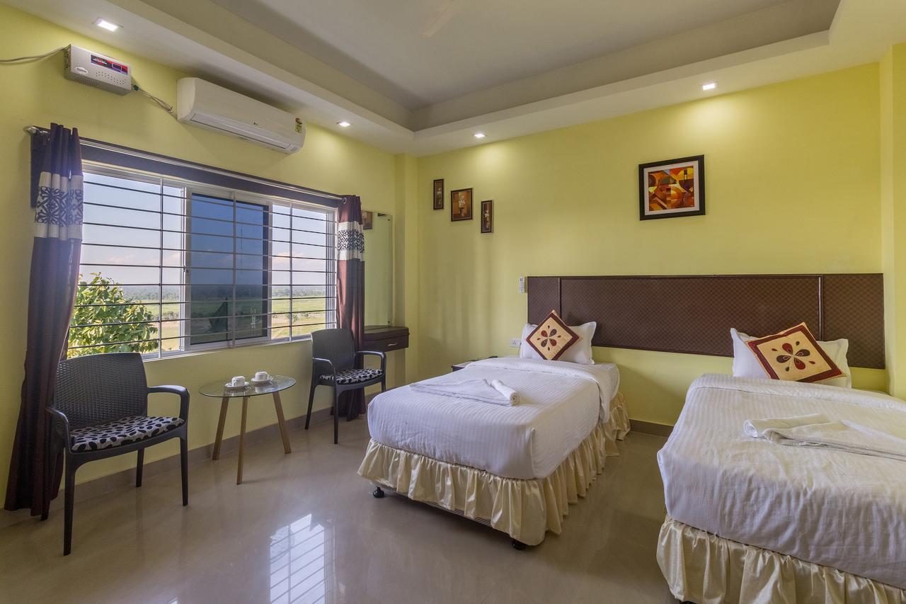 La Vue Resort Kāziranga Extérieur photo