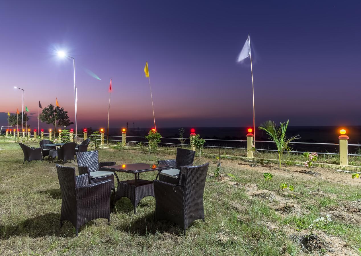 La Vue Resort Kāziranga Extérieur photo