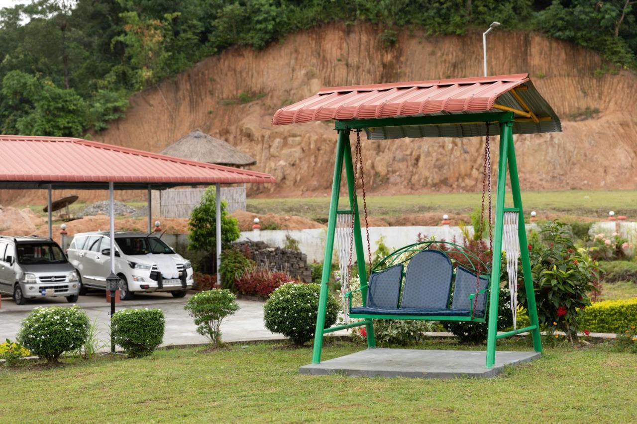 La Vue Resort Kāziranga Extérieur photo