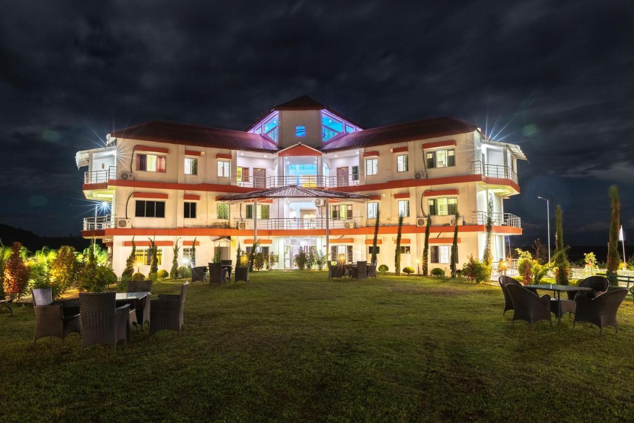 La Vue Resort Kāziranga Extérieur photo